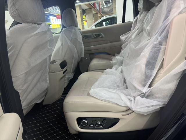 Deepal S09 2025 car image #10