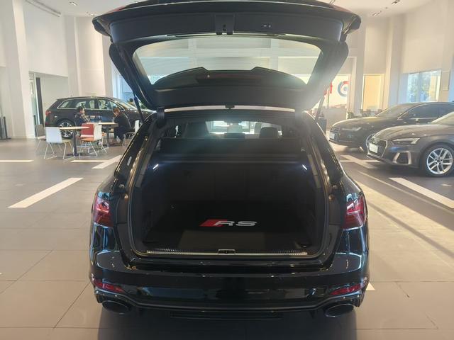 Audi RS 4 2023 #10 Audi RS 4 2023 car image #10