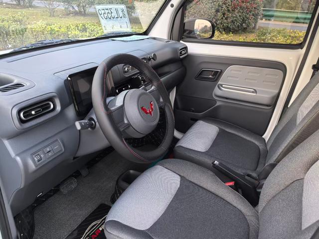 五菱汽车 五菱之光新能源 2025 汽车图片 #10