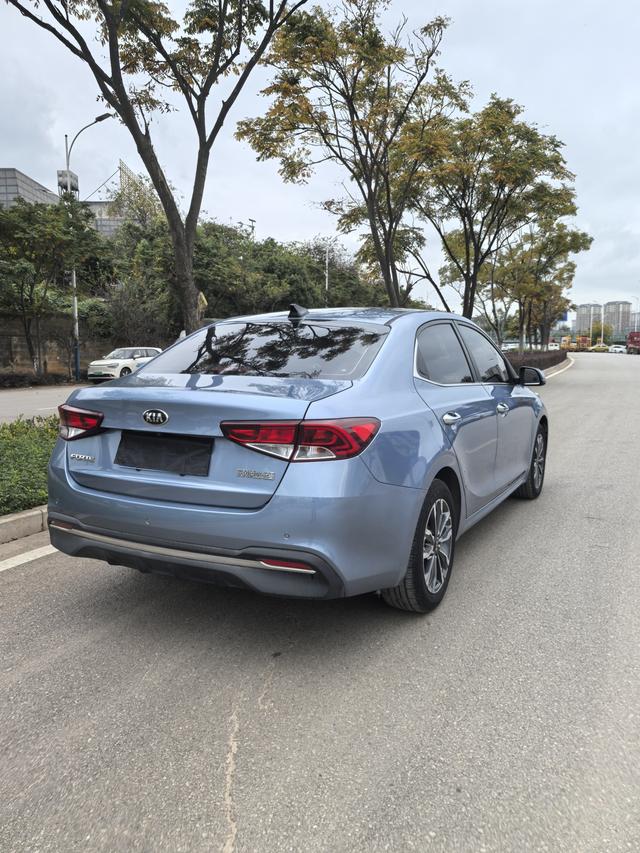 Kia Forte 2018 immagine di auto #10