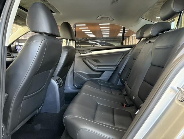 Volkswagen Sagitar 2017 immagine di auto #10