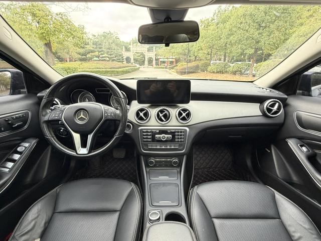 Mercedes-Benz GLA Class 2015 car image #10