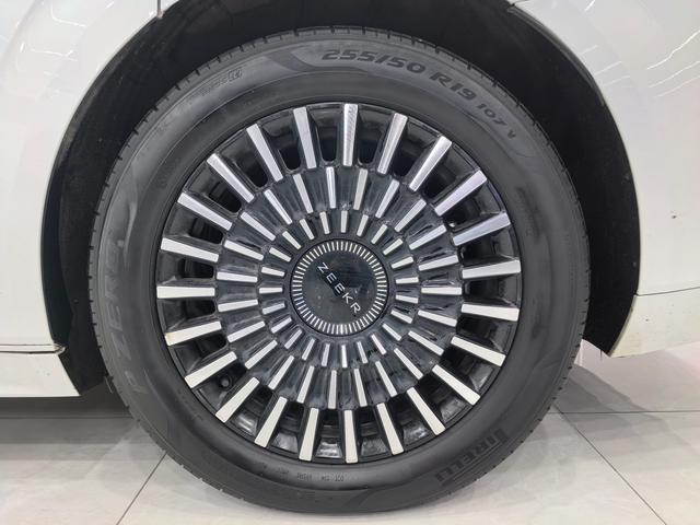 Zeekr 2023 car image #10