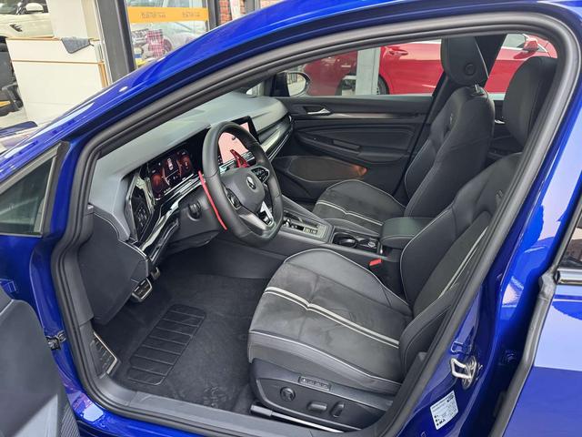 Volkswagen Golf 2021 car image #10