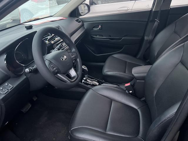 Kia K2 2013 car image #10