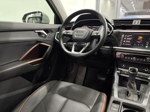 Audi Q3 2022 car image #10
