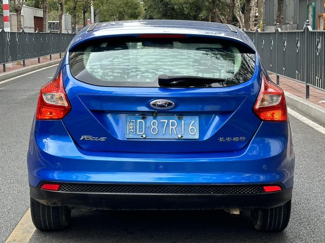 Ford Focus 2013 #10 Ford Focus 2013 car image #10