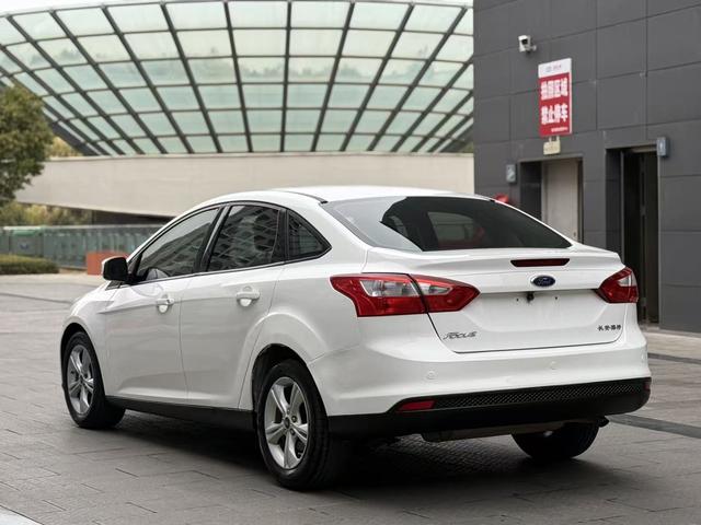 Ford Focus 2014 #10 Ford Focus 2014 car image #10