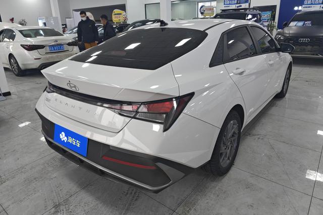 Hyundai Elantra 2025 car image #10