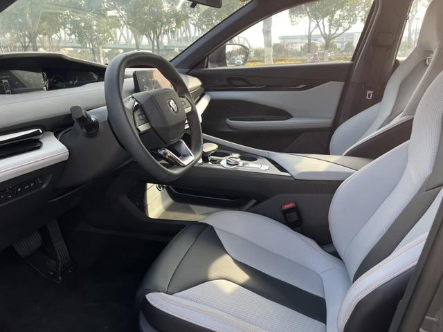 Changan UNI-V iDD 2024 car image #10