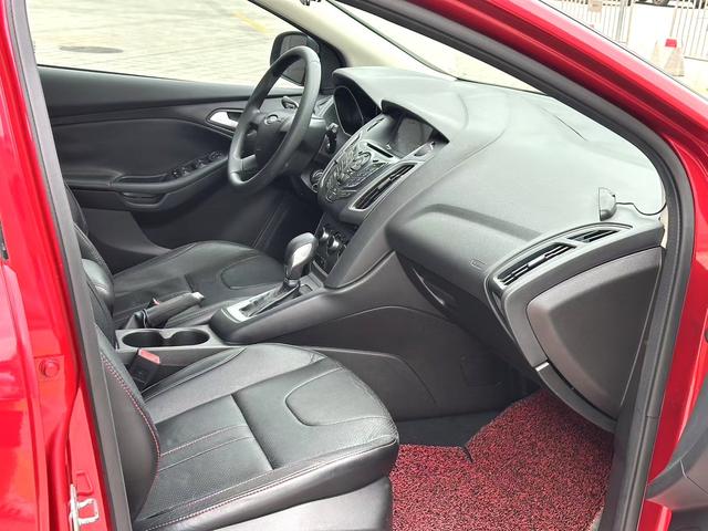 Ford Focus 2013 image de voiture #10