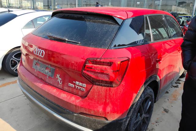 Audi Q2L 2020 car image #10