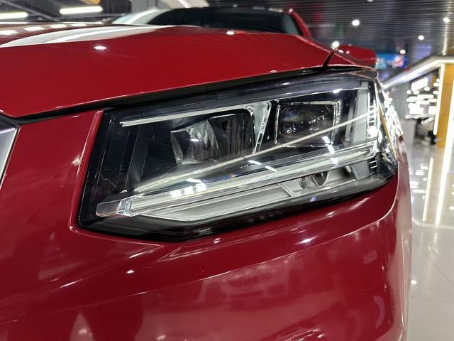 Audi Q2L e-tron 2020 car image #10