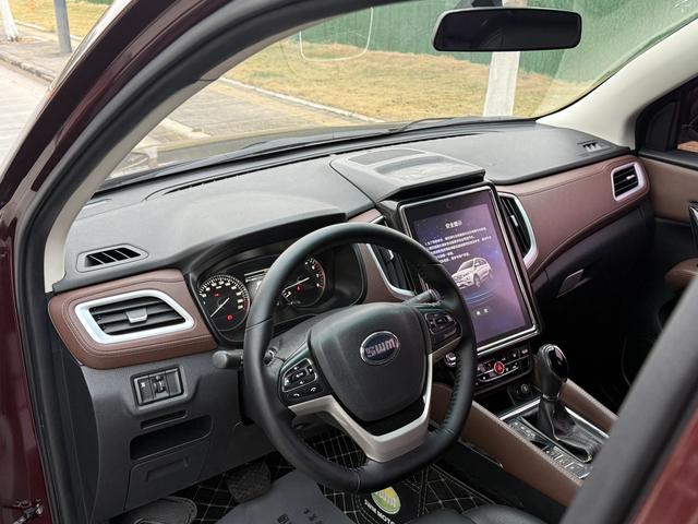 SWM斯威汽车 SWM斯威X7 2017 #10 SWM斯威汽车 SWM斯威X7 2017 汽车图片 #10