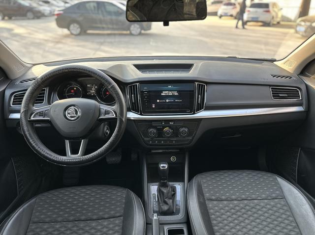 Skoda Kamiq 2020 car image #10