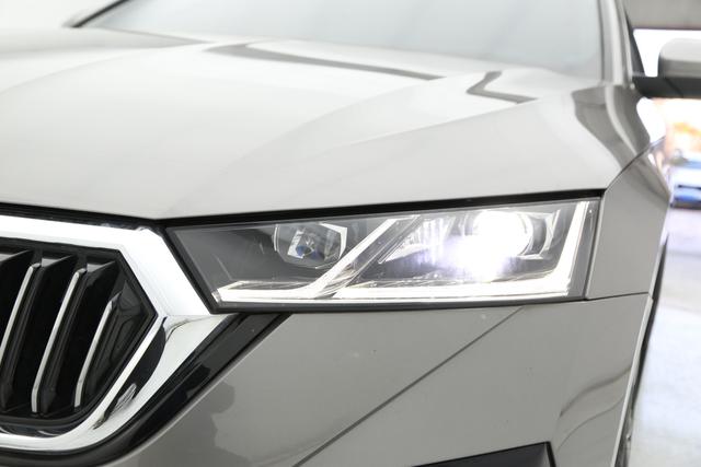 Skoda Octavia 2023 #10 Skoda Octavia 2023 car image #10