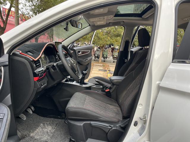 Forthing T5 2019 immagine di auto #10