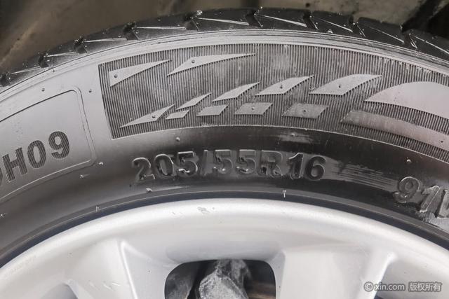 Forthing JOYEAR S50 2015 car image #10