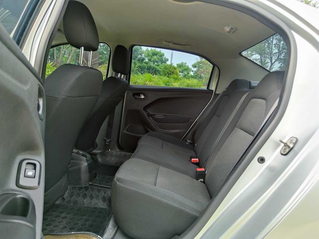 Peugeot 301 2014 car image #10