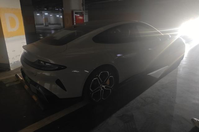MI 2024 car image #10