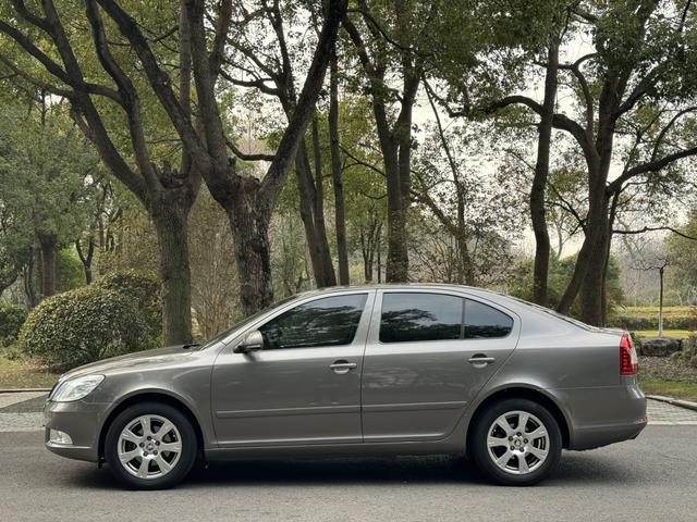 Skoda Octavia 2014 car image #10