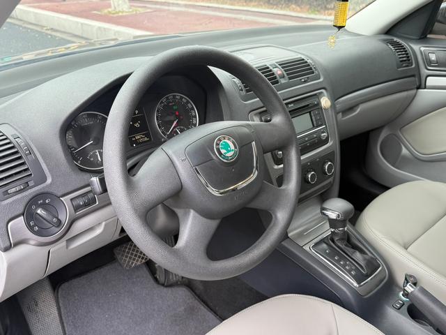 斯柯达 明锐 2010 汽车图片 #10