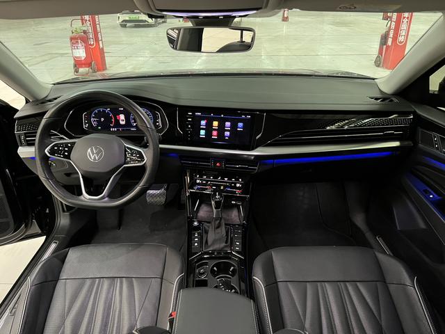 Volkswagen Passat 2021 immagine di auto #10