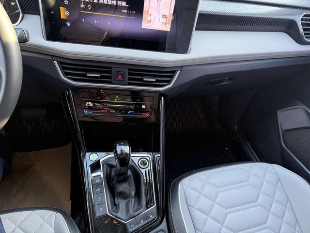 Volkswagen Tayron 2022 immagine di auto #10