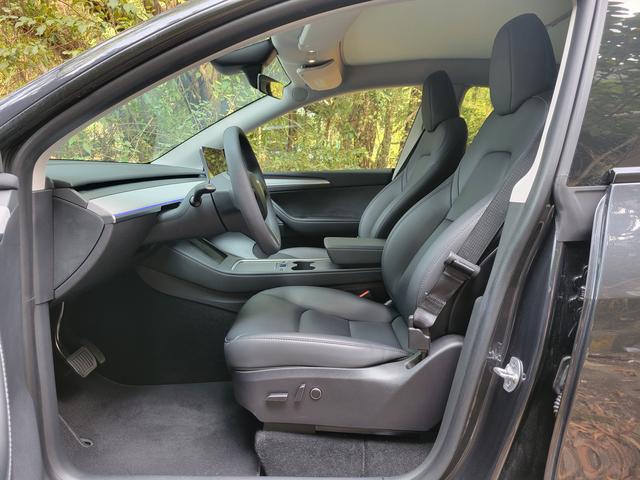 Tesla Model Y 2024 #10 Tesla Model Y 2024 car image #10