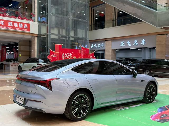 哪吒汽车 哪吒S 2023 汽车图片 #10