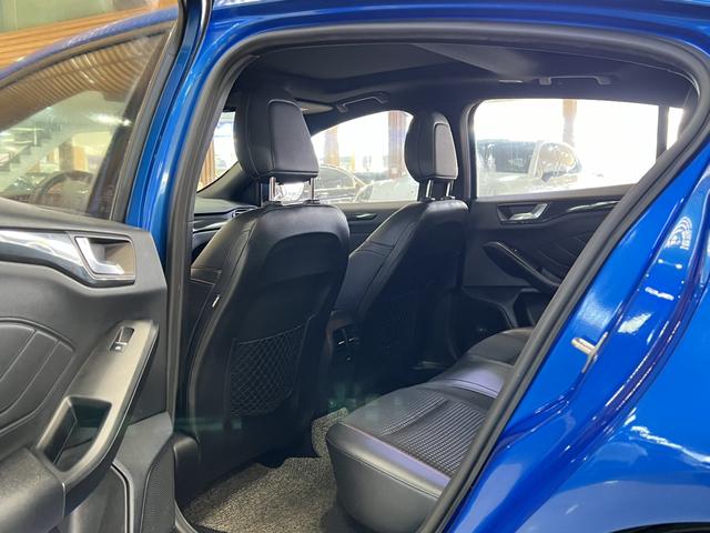 Ford Focus 2020 image de voiture #10