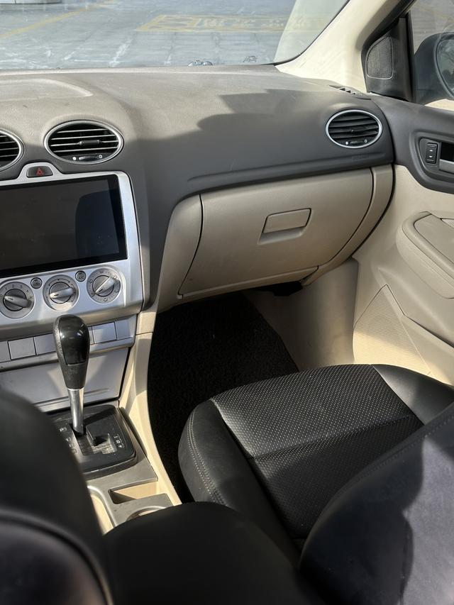 Ford Focus 2009 image de voiture #10