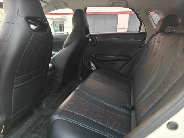 BYD e2 2023 immagine di auto #10