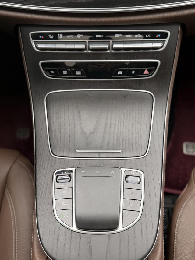 Mercedes-Benz 2022 car image #10