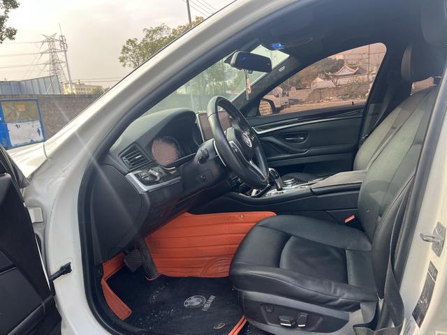 BMW 5 Series 2013 car image #10