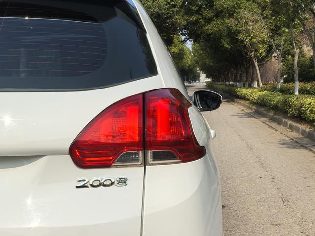 Peugeot 2008 2014 immagine di auto #10