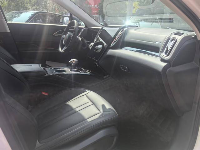 HongQi HS3 PHEV 2025 car image #10