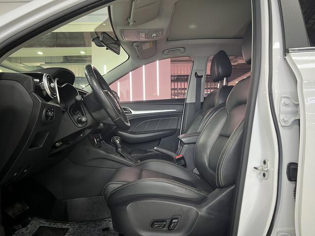 MG ZS 2018 car image #10