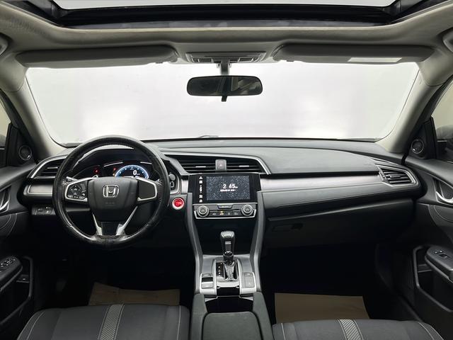 Honda Civic 2019 car image #10