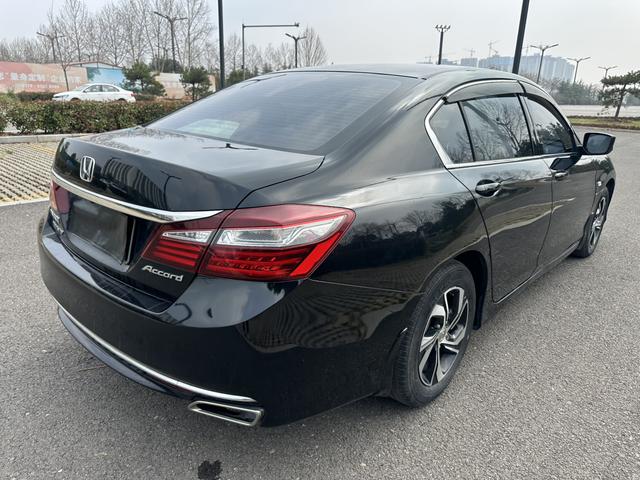 Honda Accord 2016 car image #10