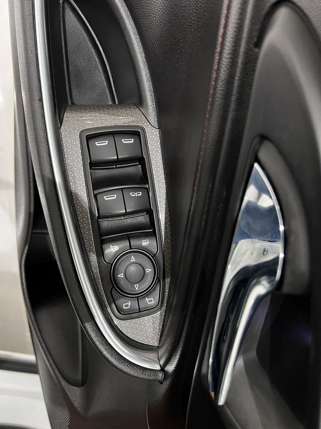 Chevrolet Malibu XL 2021 immagine di auto #10