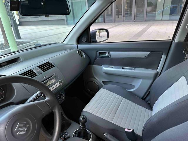 Suzuki Swift 2014 car image #10