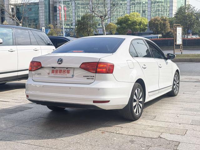 Volkswagen Sagitar 2018 صورة سيارة #10