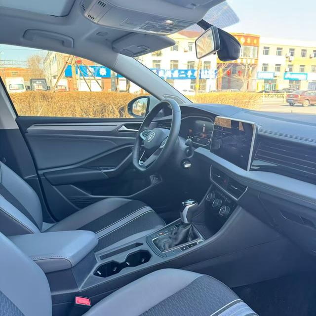 Volkswagen Sagitar 2024 car image #10