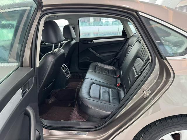 Volkswagen Passat 2015 car image #10
