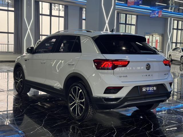 Volkswagen T-Roc 2020 car image #10