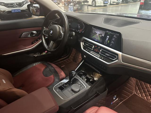 BMW 3 Series 2020 car image #10