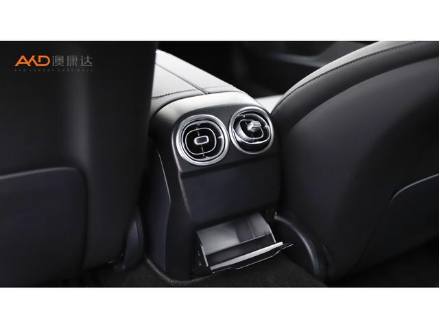 Mercedes-Benz C Class 2024 car image #10