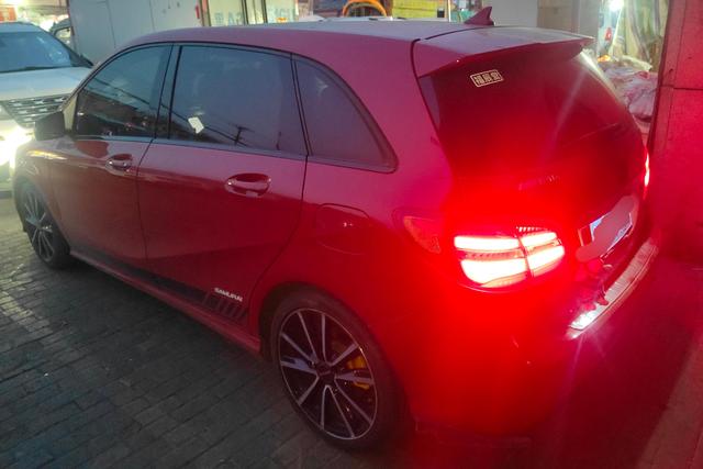 Mercedes-Benz B Class 2015 car image #10