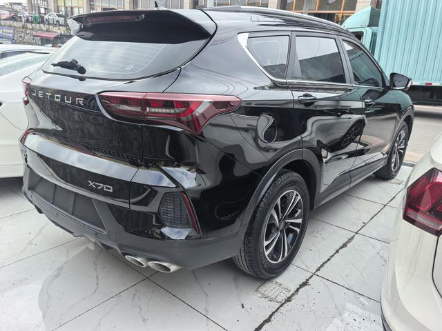 X70 2023 car image #10